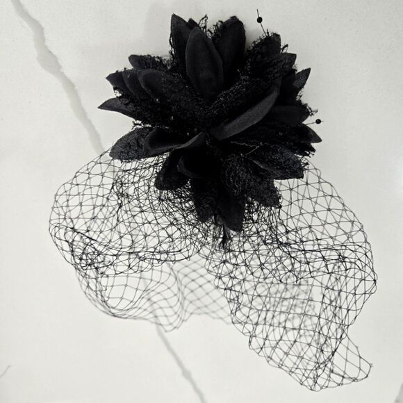 Hair piece Halloween Flower Black Veil Clip - Picture 1 of 5